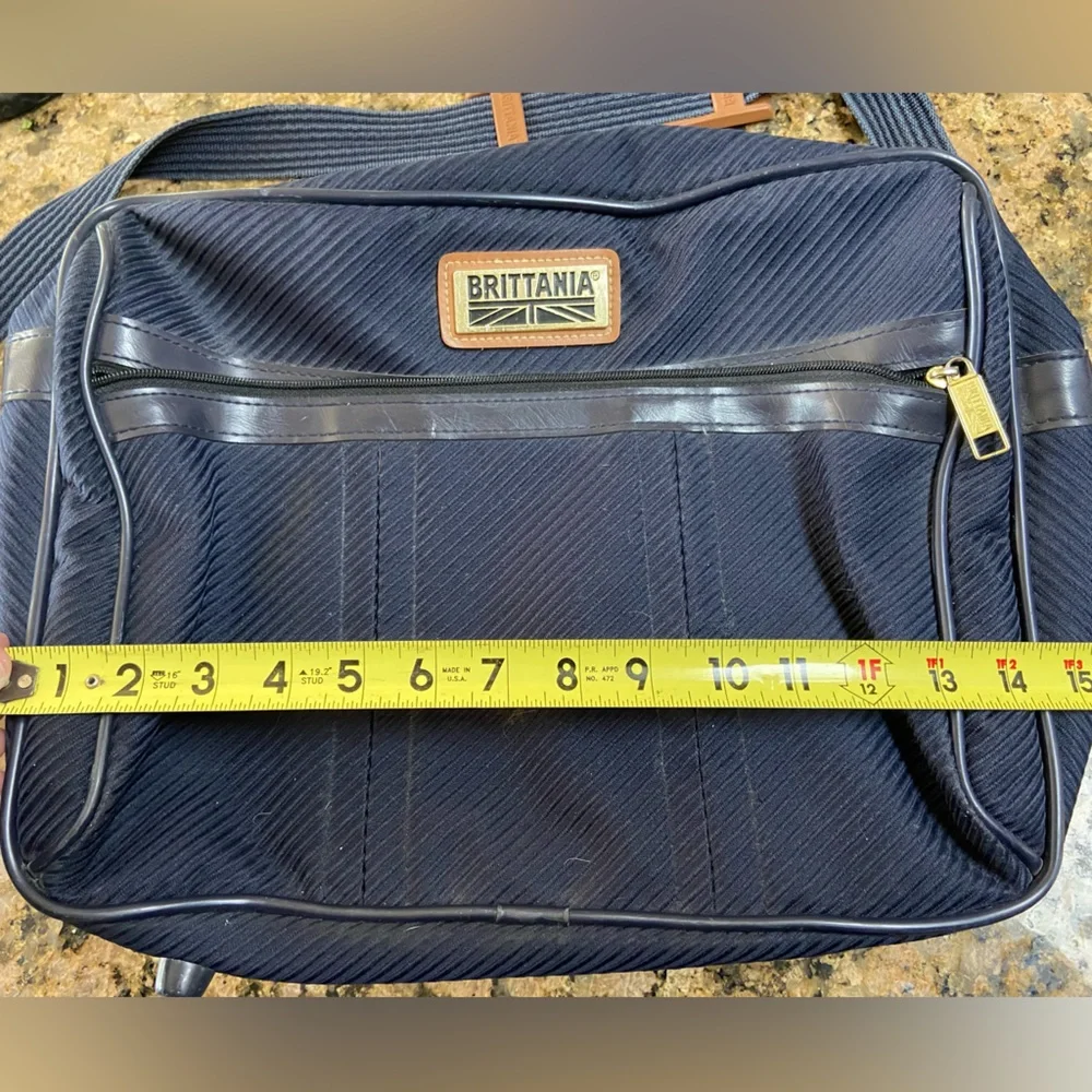 Nice Vintage Brittania Navy Blue Carry On 1980s Travel Luggage Overnight Bag
